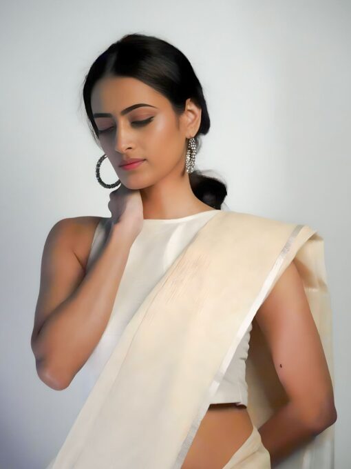 Beautiful Linen saree by Mirra clothing