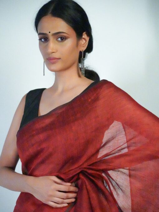 Beautiful Hamdwoven Linen Saree By Mirra Clothing